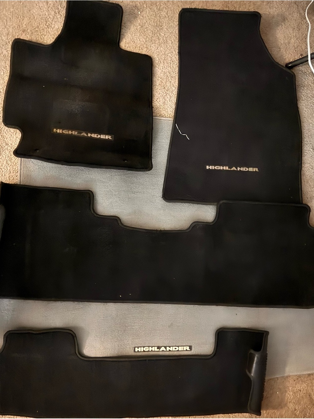 Toyota Highlander Black Carpet Floor Mats
